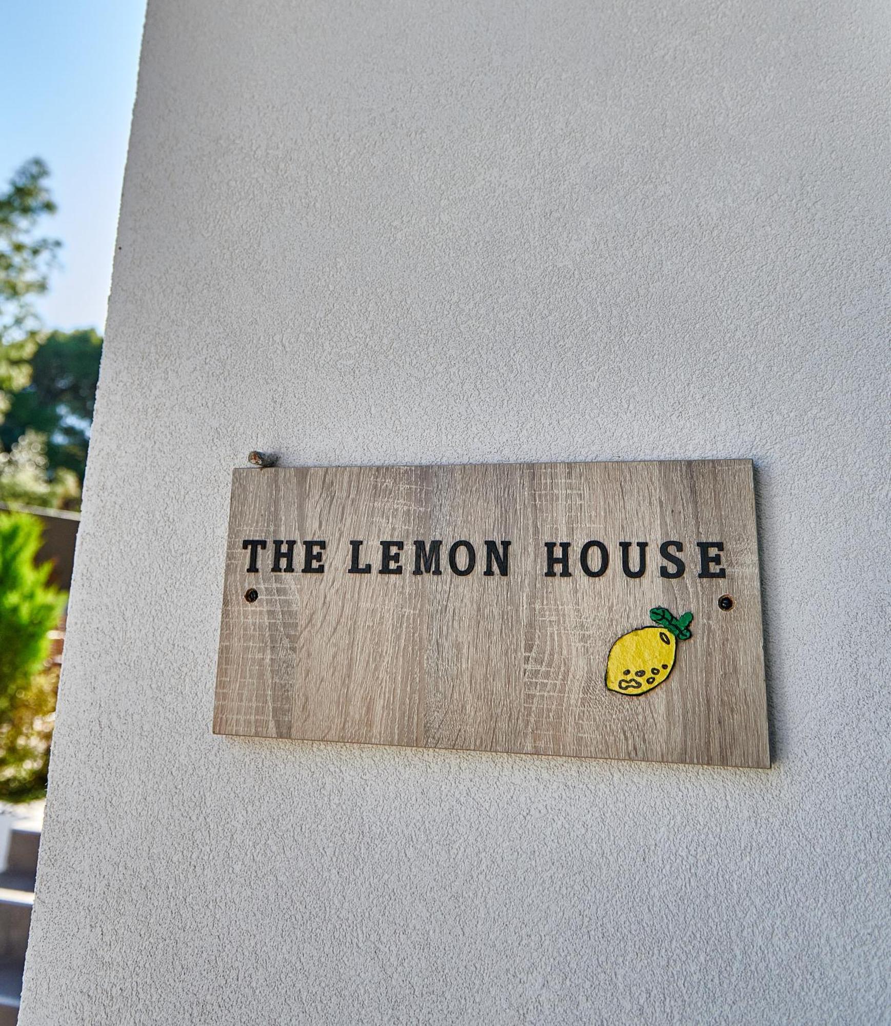 Апартаменты The Lemon House Луца Экстерьер фото